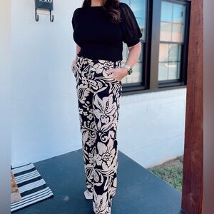 J McLaughlin black and white floral pattern pants 8